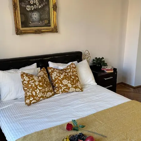 Elegant Getaway Cismigiu Park 3 Апартаменти *